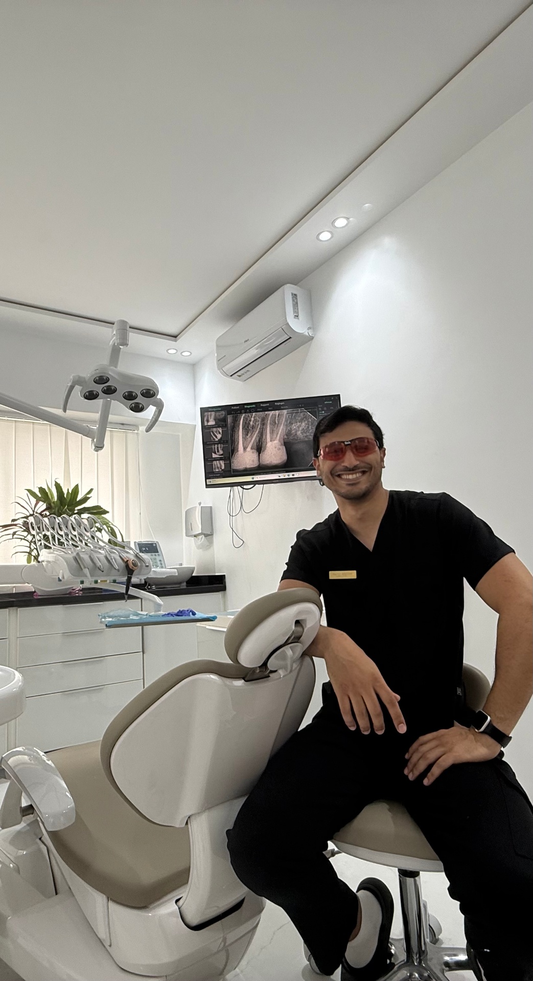 Dr Yasser Guelzim — Soin dentaire au scanner intra-oral, Cabinet Dentaire Maarif Casablanca